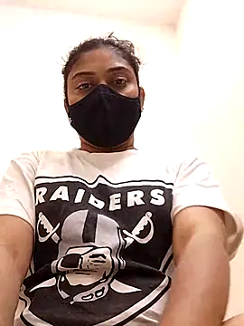 Snapshot of girl999 chatting on November 2025 05:05:02 PM girl999 online show from November 2025 05:05:02 PM