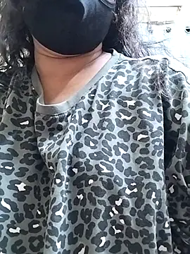 Snapshot of girl999 chatting on January 2026 06:35:02 PM girl999 online show from January 2026 06:35:02 PM