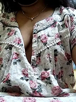 Snapshot of girl999 chatting on January 2026 07:20:02 PM girl999 online show from January 2026 07:20:02 PM