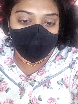 Snapshot of girl999 chatting on February 2026 05:29:01 PM girl999 online show from February 2026 05:29:01 PM