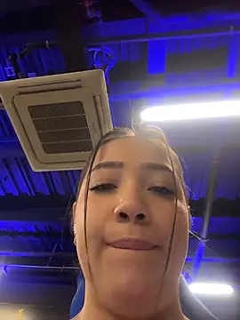 Hannahpradaa  online show from November 2025 07:47:01 PM