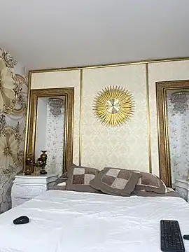 Hannahpradaa  online show from November 2025 12:05:01 PM