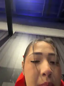 Hannahpradaa  online show from December 2025 03:00:02 PM