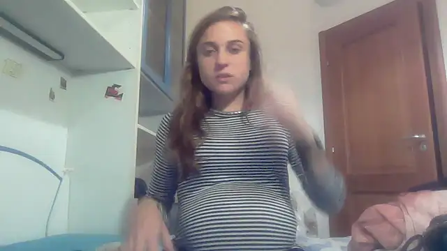 Snapshot of SinnEmily chatting on December 2025 05:50:02 PM SinnEmily online show from December 2025 05:50:02 PM