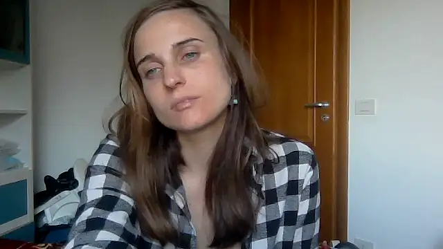 SinnEmily online show from April 2026 05:14:01 PM