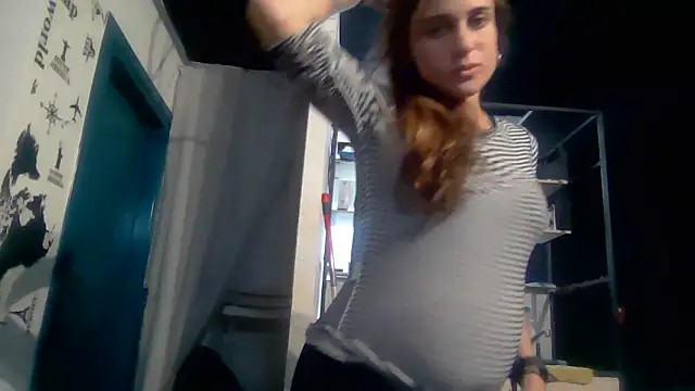 Snapshot of SinnEmily chatting on October 2025 04:15:02 PM SinnEmily online show from October 2025 04:15:02 PM