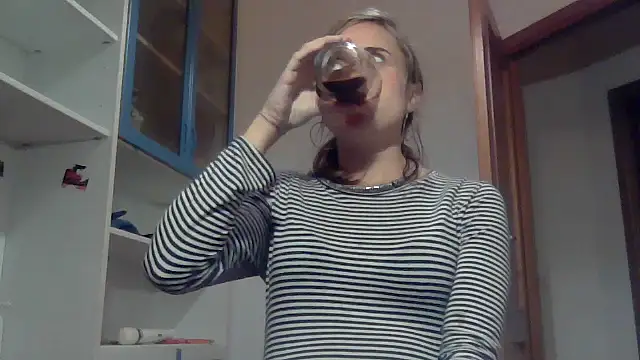 Snapshot of SinnEmily chatting on November 2025 04:17:02 PM SinnEmily online show from November 2025 04:17:02 PM