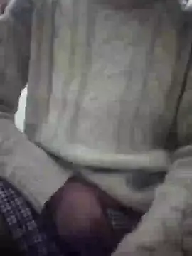 Snapshot of Luckysucks chatting on October 2025 11:05:02 PM Luckysucks online show from October 2025 11:05:02 PM