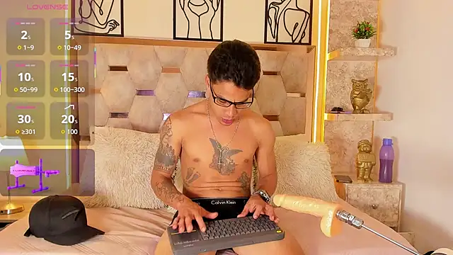 Snapshot of Andrew_Haalls chatting on October 2025 02:47:02 PM Andrew Haalls online show from October 2025 02:47:02 PM