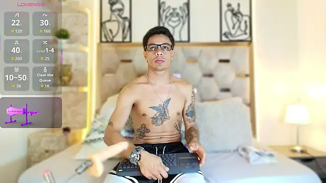 Snapshot of Andrew_Haalls chatting on December 2025 08:41:02 PM Andrew Haalls online show from December 2025 08:41:02 PM