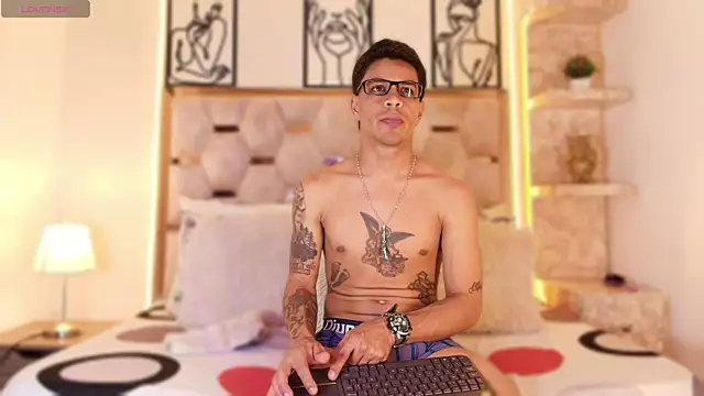 Snapshot of Andrew_Haalls chatting on November 2025 09:04:01 PM Andrew Haalls online show from November 2025 09:04:01 PM