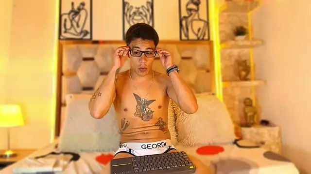 Snapshot of Andrew_Haalls chatting on November 2025 08:02:01 PM Andrew Haalls online show from November 2025 08:02:01 PM