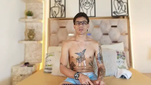 Andrew Haalls online show from December 2025 08:23:02 PM