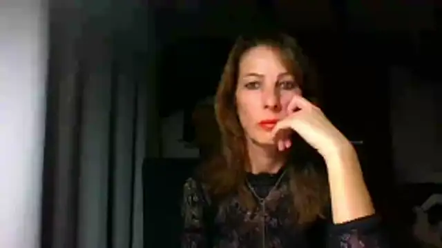 Snapshot of MissDyannis chatting on October 2025 10:32:02 PM MissDyannis online show from October 2025 10:32:02 PM