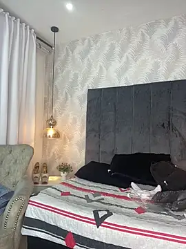 Snapshot of velina18 chatting on October 2025 03:25:02 AM velina18 online show from October 2025 03:25:02 AM