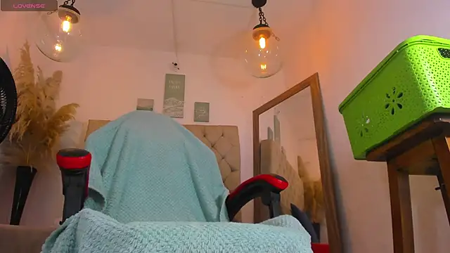 hathor  01 online show from November 2025 12:54:01 AM