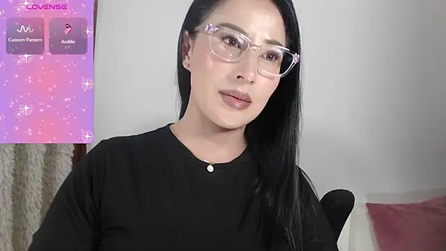 Emma Hotkiss online show from July 2026 10:10:01 PM