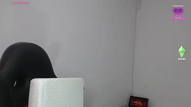 Emma Hotkiss online show from May 2026 08:44:02 PM