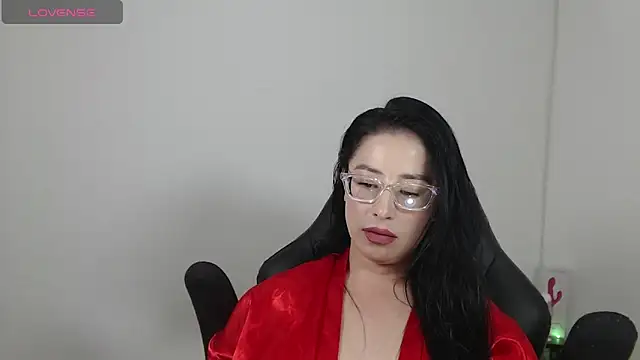 Emma Hotkiss online show from June 2026 03:06:02 AM