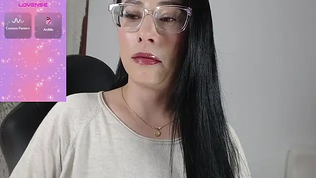 Emma Hotkiss online show from July 2026 01:35:02 AM