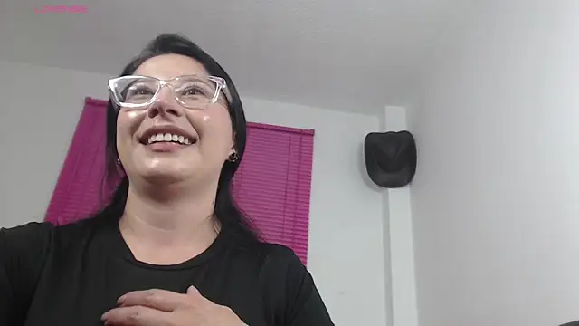 Emma Hotkiss online show from April 2026 10:58:01 PM