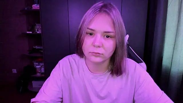 sophia lix online show from November 2025 04:49:02 AM