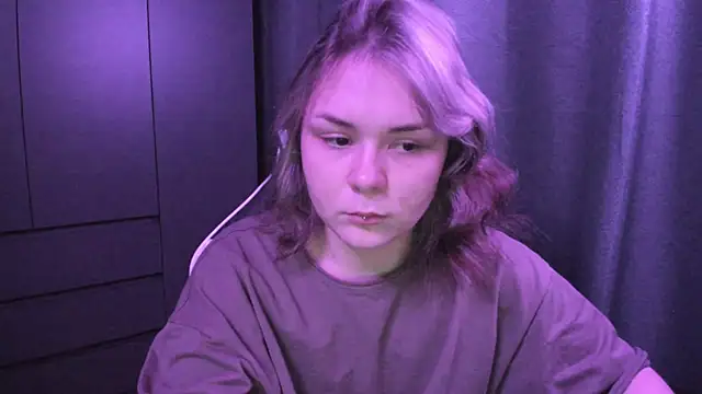 sophia lix online show from December 2025 05:37:02 PM