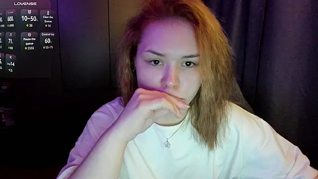 sophia lix online show from March 2026 12:43:01 PM