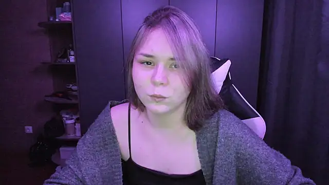 sophia lix online show from November 2025 04:29:01 PM