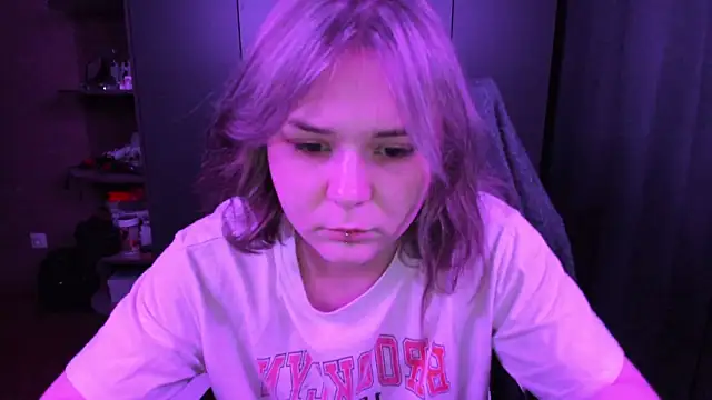 sophia lix online show from November 2025 02:43:02 PM