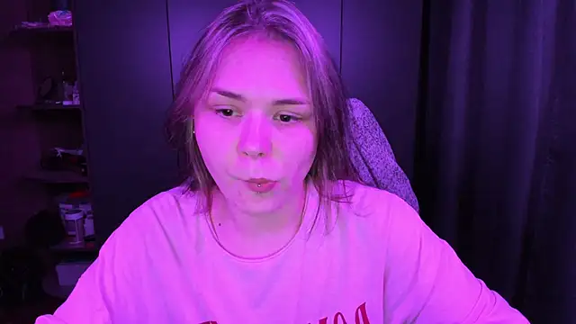 sophia lix online show from November 2025 06:12:02 PM