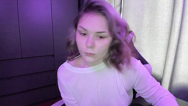 sophia lix online show from December 2025 05:00:02 AM