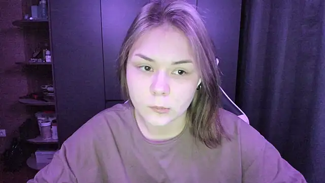 sophia lix online show from November 2025 01:00:01 PM