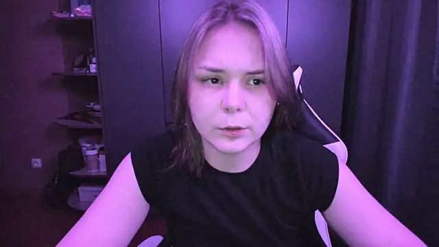 sophia lix online show from November 2025 04:07:02 PM