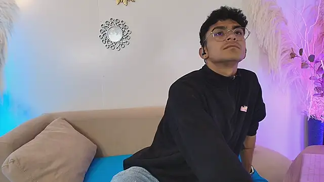 Snapshot of SexyAndresito22 chatting on November 2025 05:32:02 AM SexyAndresito22 online show from November 2025 05:32:02 AM