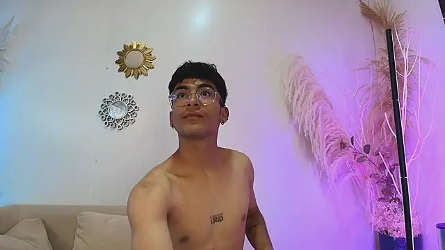 Snapshot of SexyAndresito22 chatting on November 2025 03:49:02 PM SexyAndresito22 online show from November 2025 03:49:02 PM