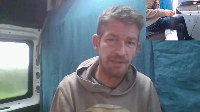 maxtoxic hot online show from October 2025 03:00:02 PM