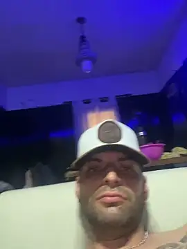 Elbrosss1992 online show from April 2026 09:06:01 PM