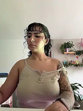 SugarTroubl33 online show from November 2025 01:45:02 PM