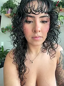 SugarTroubl33 online show from December 2025 01:13:02 PM