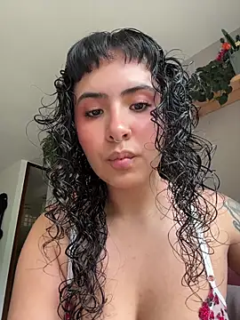 SugarTroubl33 online show from February 2026 01:10:01 PM