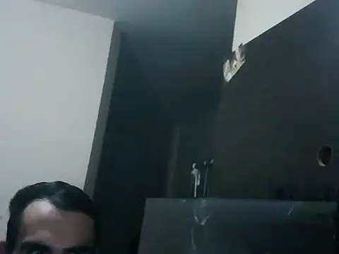 giovanift111 online show from March 2026 10:33:02 PM