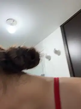 Valentina ro online show from November 2025 03:43:01 AM