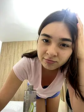 Valentina ro online show from December 2025 04:30:01 PM