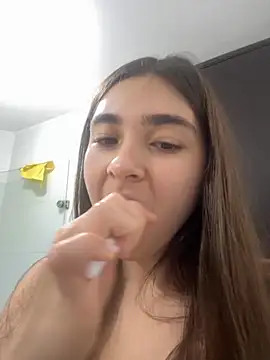 Snapshot of Valentina_ro chatting on October 2025 03:51:01 AM Valentina ro online show from October 2025 03:51:01 AM