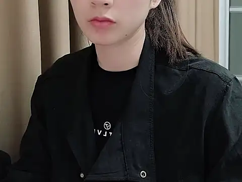 Snapshot of lvy-002 chatting on October 2025 03:25:02 AM lvy-002 online show from October 2025 03:25:02 AM