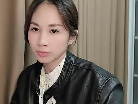 Snapshot of lvy-002 chatting on October 2025 06:45:01 AM lvy-002 online show from October 2025 06:45:01 AM