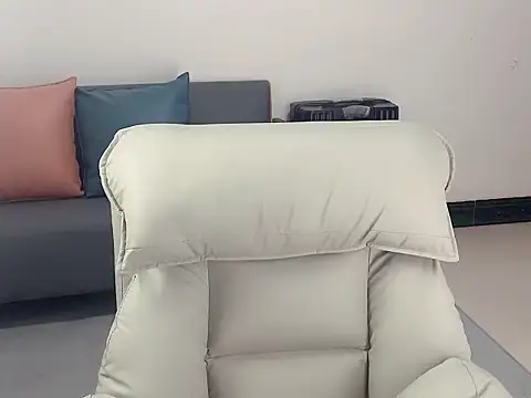 Snapshot of lvy-002 chatting on December 2025 03:18:01 AM lvy-002 online show from December 2025 03:18:01 AM