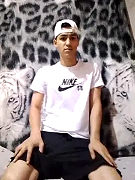 EncodingPuddle online show from October 2025 03:18:02 AM