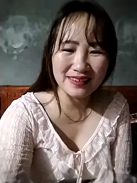 emini-xx online show from December 2025 03:26:01 PM